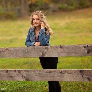 Meet your Posher, Emily